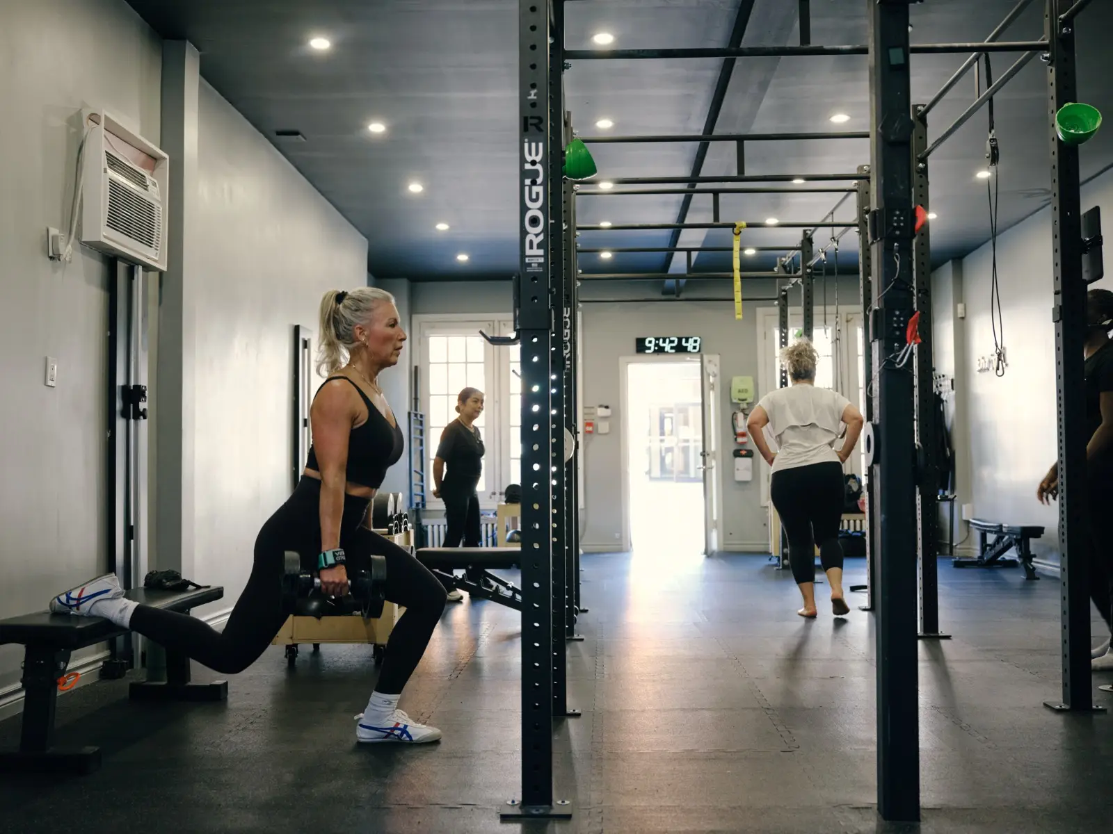 Thrive Fit: members training on separate programs at the same time